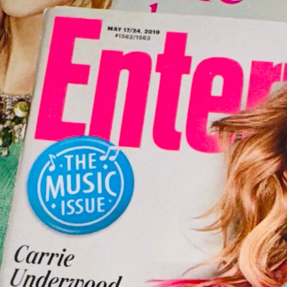 New Taylor Swift Entertainment Weekly Issue May 2019 - Picture 4 of 6